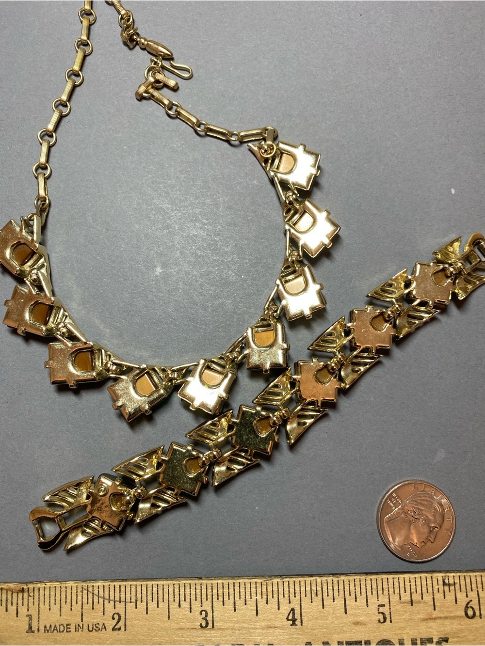 Vintage Coro thermaset brown gold bracelet and necklace - Picture 5 of 5
